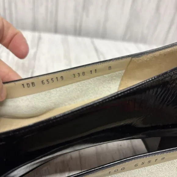 Womens Size 11 Salvatore Ferragamo Vara Black Patent Leather - Picture 5 of 7